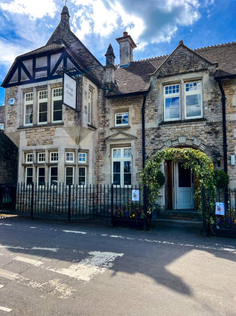 The Kings Arms Country Hotel